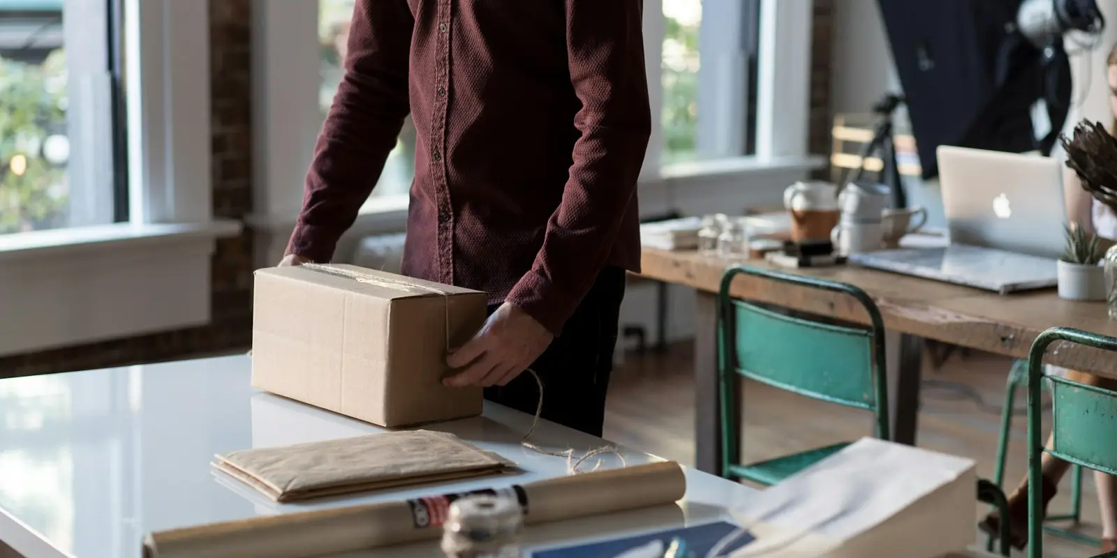 Packing an online order for delivery: Lead Generation