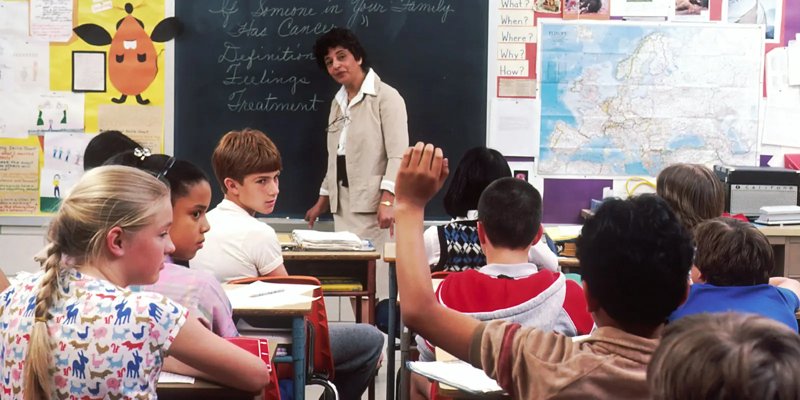 Teacher leading a classroom of students: Lead Generation