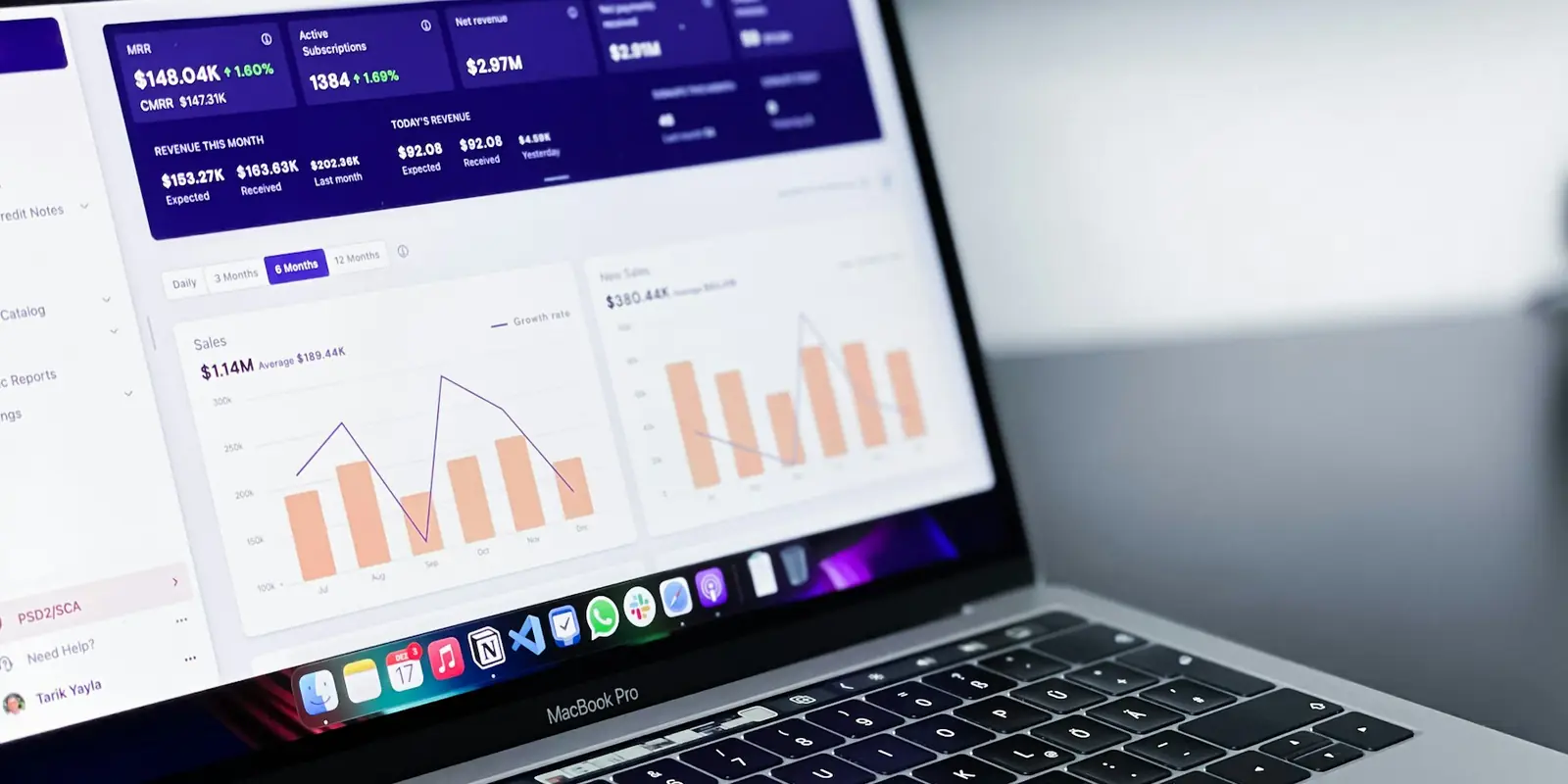 SEO analytics dashboard on a laptop (Backlinks)