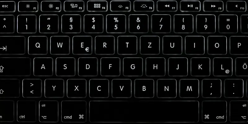Computer keyboard for accessible web browsing